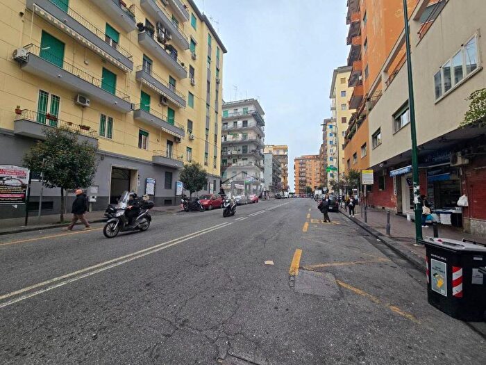 Appartamento con 5 locali in affitto in Vomero via cilea, Vomero, Napoli