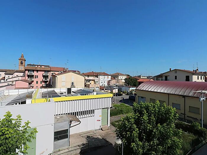 Appartamento con 8 locali in vendita in Conselice