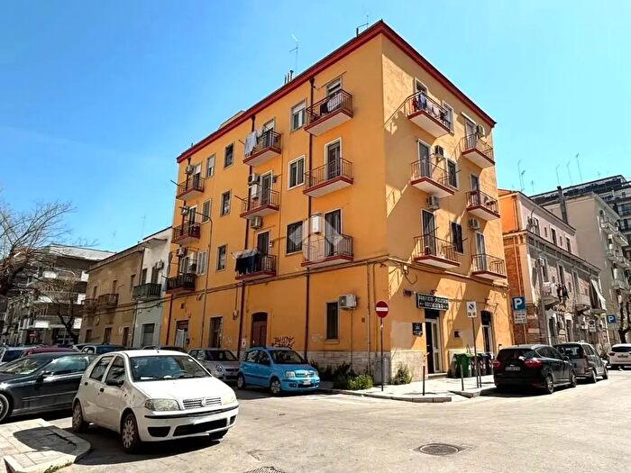 Appartamento trilocale in vendita in Via Luigi Zuppetta, Foggia