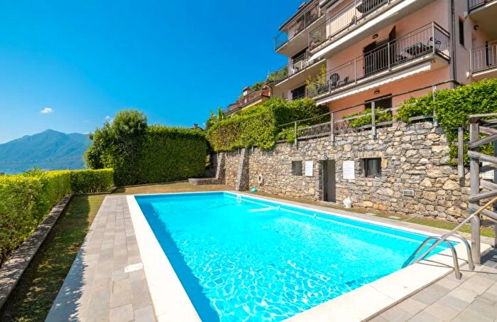 Appartamento trilocale in vendita in Sala Comacina