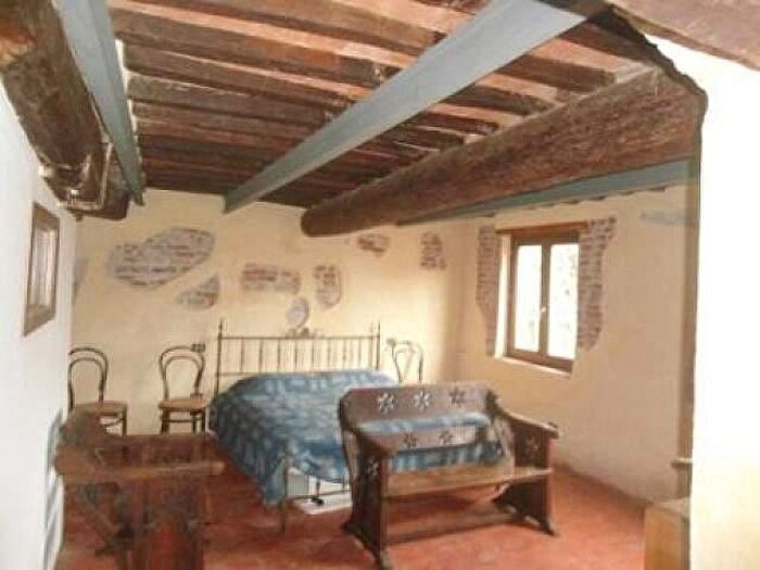 Casa con 6 locali in vendita in Vicopisano