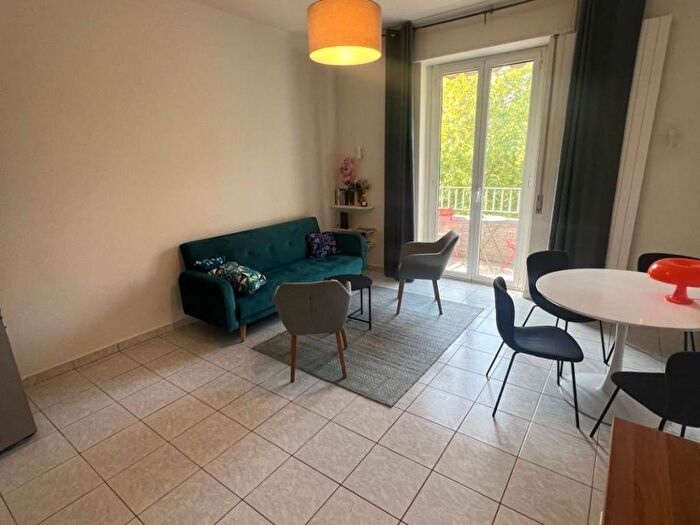 Appartamento trilocale in affitto in Viale Giovanni da Cermenate, Pezzotti Meda, Milano