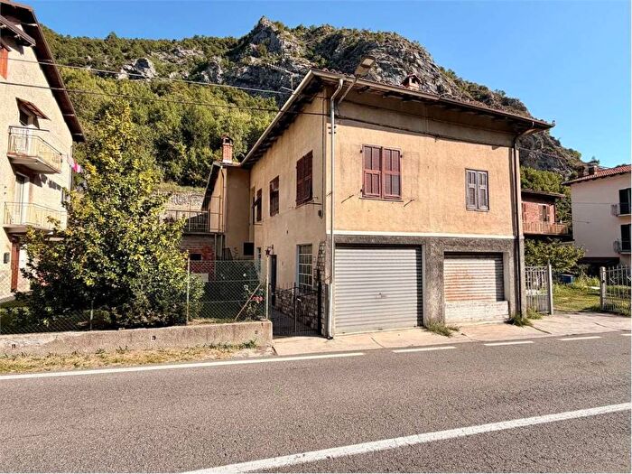 Appartamento quadrilocale in vendita in Frazione Nasagò, Ormea