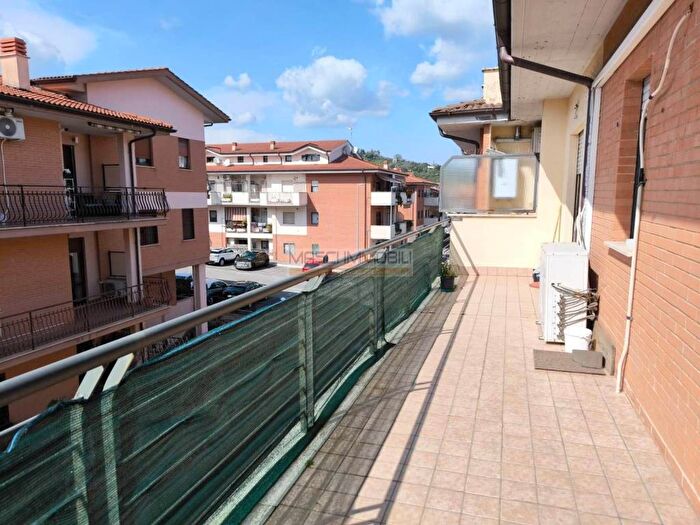 Appartamento trilocale in affitto in Fiano Romano
