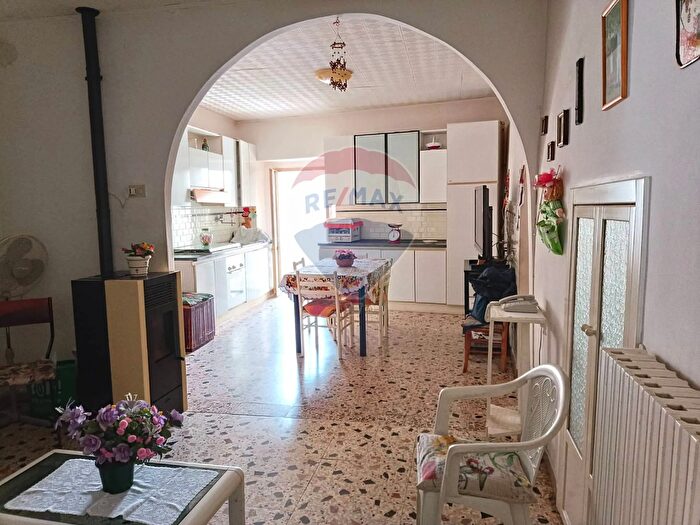 Casa con 8 locali in vendita in Piano Fonti San Vincenzo, Guardiagrele