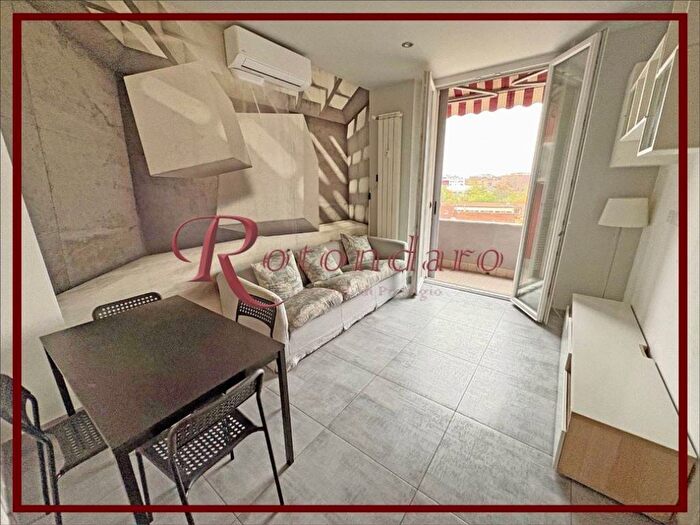 Appartamento bilocale in affitto in Via Lodovico Il Moro, Navigli Darsena, Milano