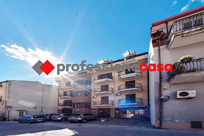 Appartamento trilocale in vendita in Via Bronzetti, San Nicola La Strada