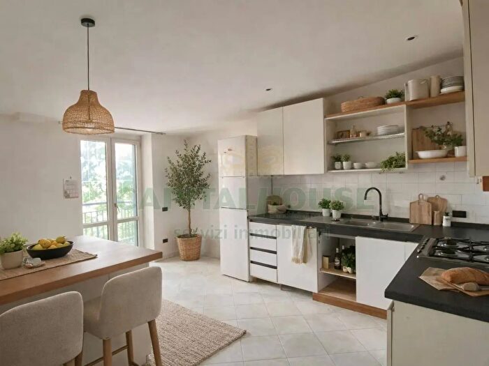 Appartamento quadrilocale in vendita in Via Trieste, Palma Campania