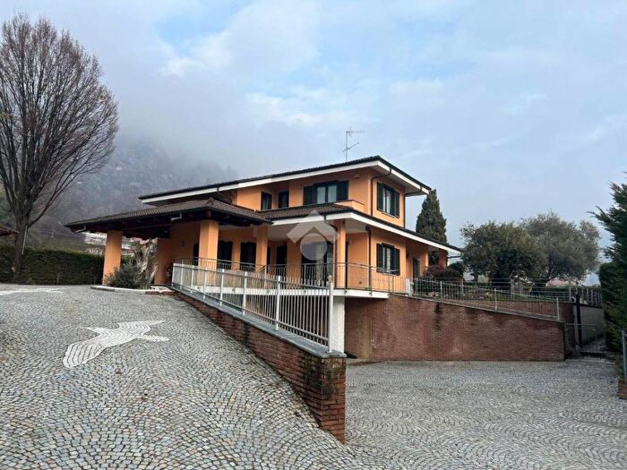 Appartamento trilocale in affitto in Via Cavalier Ufficiale Giuseppe Giletta, Centro, Revello