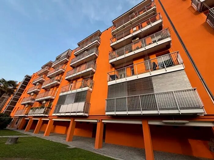 Appartamento quadrilocale in vendita in Via Monte Baldo, Milano