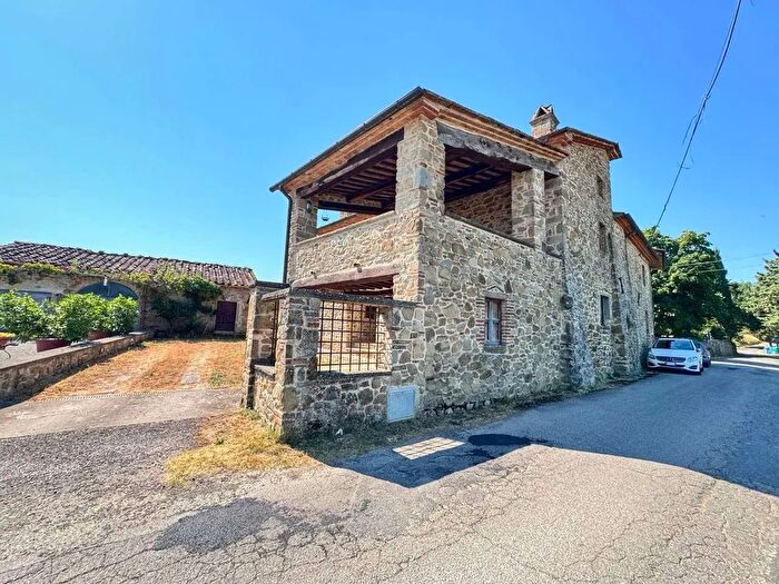 Casa con 9 locali in vendita in Monte Santa Maria Tiberina
