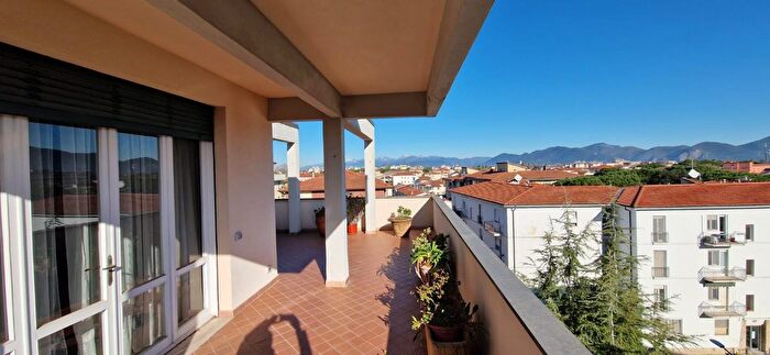 Appartamento con 6 locali in vendita in Nrico Betti, Pisa