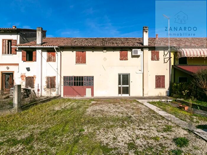 Casa con 5 locali in vendita in Treviso