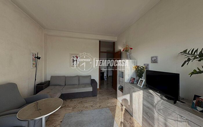 Appartamento trilocale in vendita in Viale Calabria, Lodi