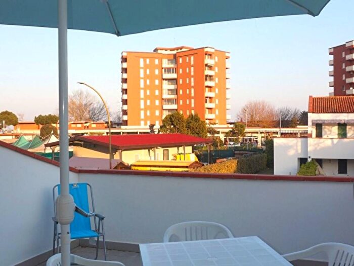 Appartamento trilocale in affitto in Viale Canada, Lido delle Nazioni, Comacchio