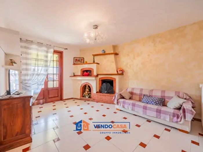 Casa quadrilocale in vendita in Via Curtense, Massa