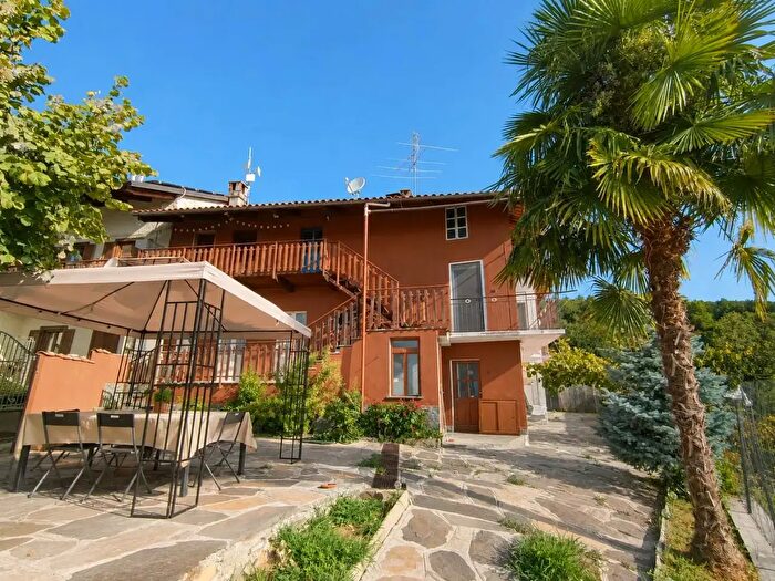 Casa con 5 locali in vendita in Cumiana