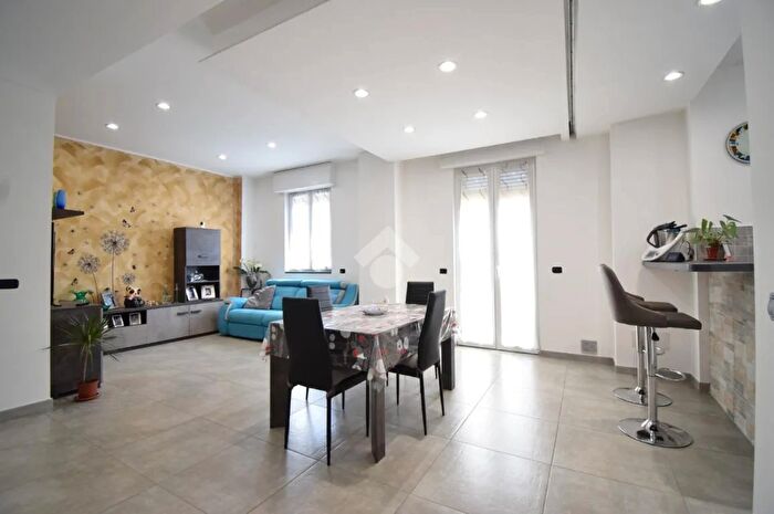 Appartamento quadrilocale in vendita in Via Montesanto, Brugherio