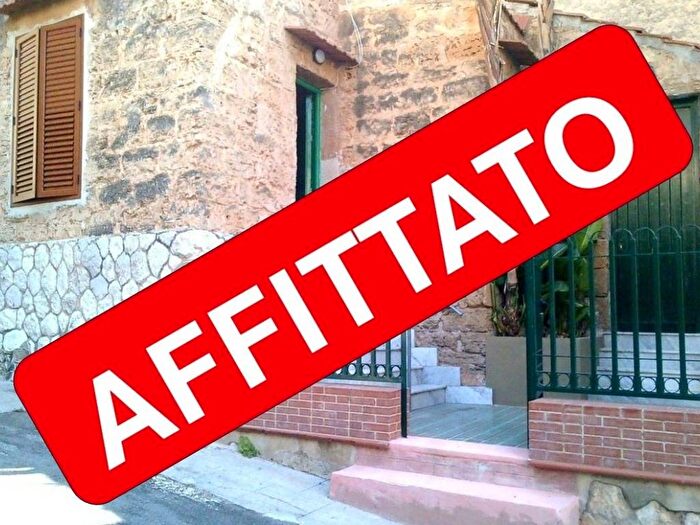 Appartamento bilocale in affitto in Via Delfini, Mondello Valdesi, Palermo