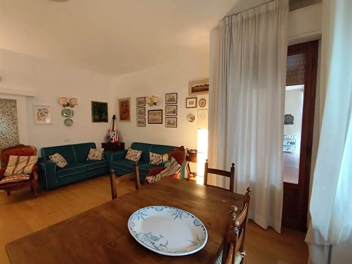 Appartamento con 6 locali in vendita in Siena