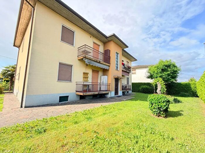 Appartamento trilocale in affitto in Via Sabotino, Seriate