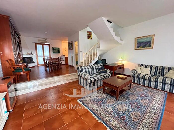 Casa con 6 locali in vendita in Via dei Tamerici, Alghero