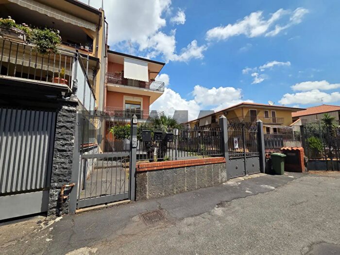 Appartamento trilocale in vendita in San Pietro Clarenza