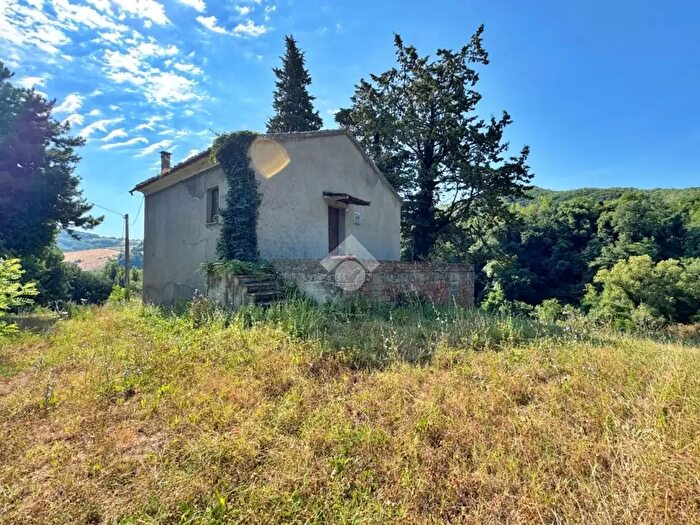 Casa quadrilocale in vendita in Via Petricci, Pesaro