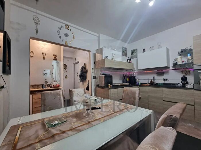 Appartamento trilocale in vendita in Passeggiata G Oberdan, Ventimiglia
