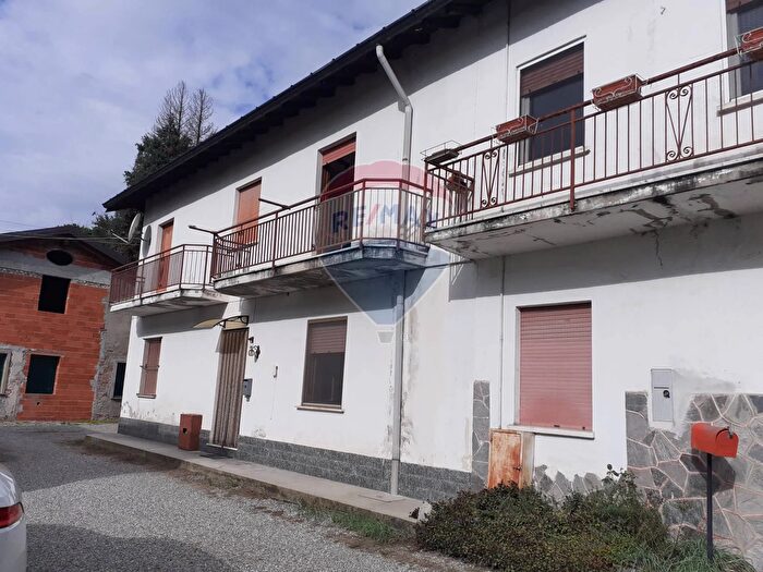 Appartamento con 9 locali in vendita in Via Motte, Brebbia