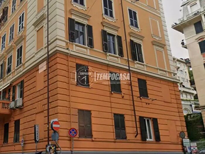 Appartamento con 6 locali in vendita in Via Crimea, Genova