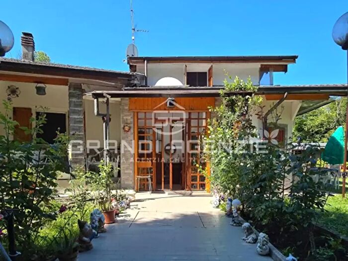 Casa quadrilocale in vendita in Berceto