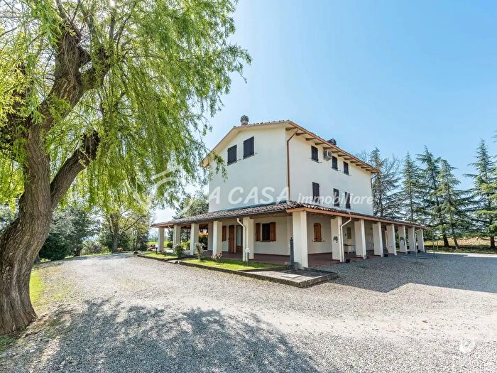 Casa con 14 locali in vendita in Pianezza, Medesano