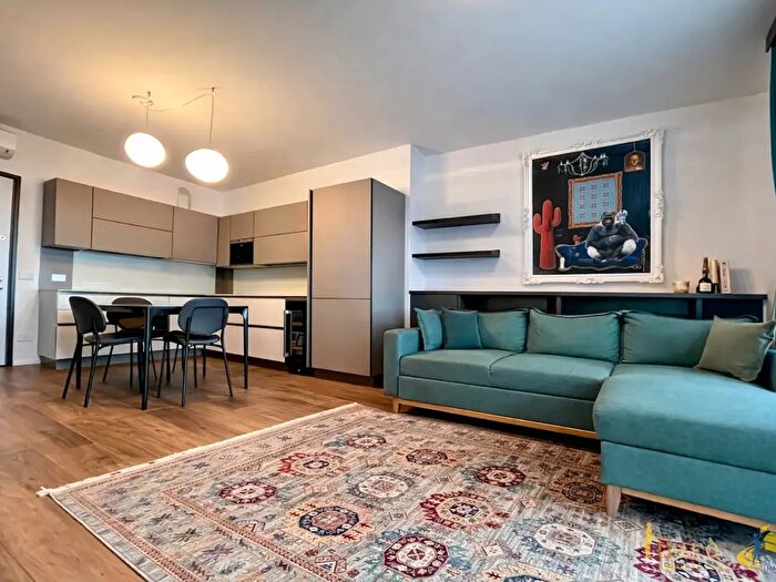 Appartamento trilocale in vendita in Via Giovanni Verga, Parma