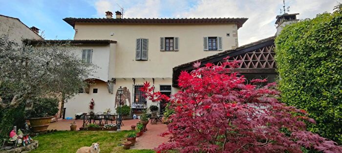 Casa con 8 locali in vendita in Via di Carraia, Calenzano