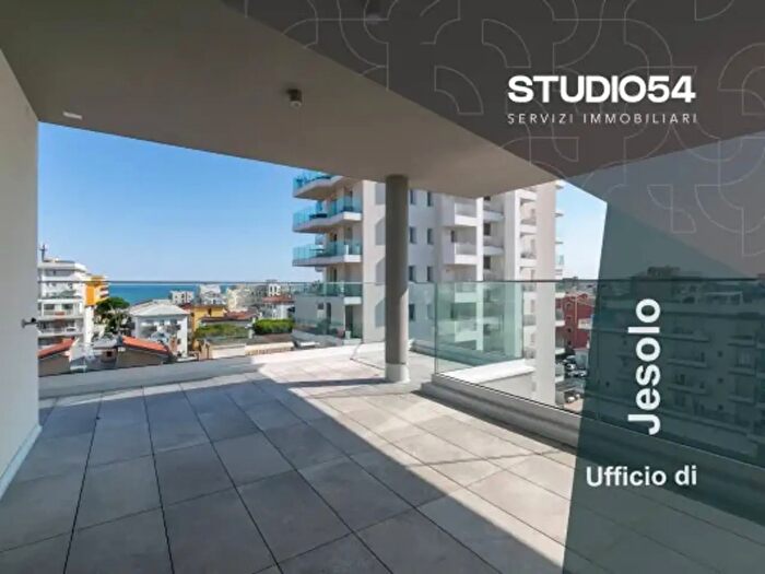 Appartamento quadrilocale in vendita in Via delle Ninfee, Jesolo