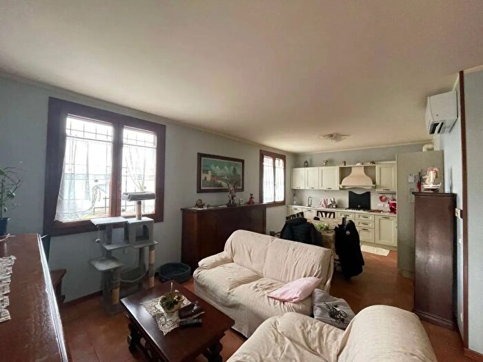 Casa quadrilocale in vendita in Prignano Sulla Secchia