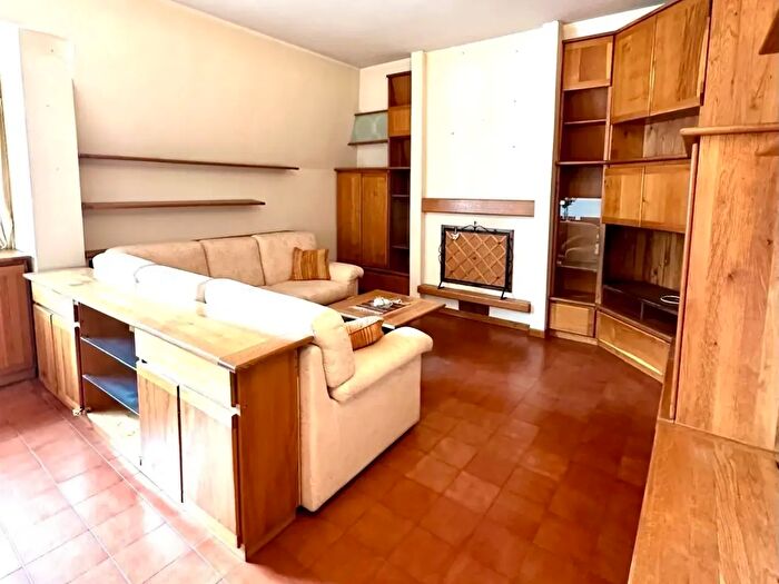 Appartamento con 5 locali in vendita in Massa