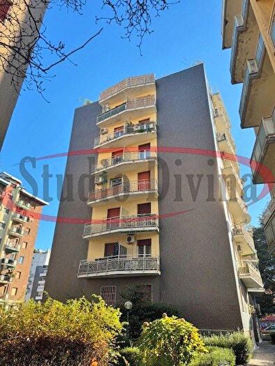 Appartamento trilocale in affitto in Via Ulisse Salis, Affori, Milano