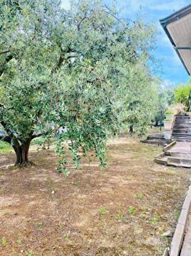 Casa con 6 locali in vendita in Cesena