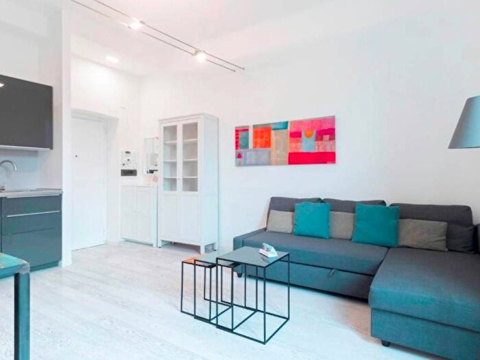 Appartamento bilocale in affitto in Via Angelo della Pergola, Isola, Milano