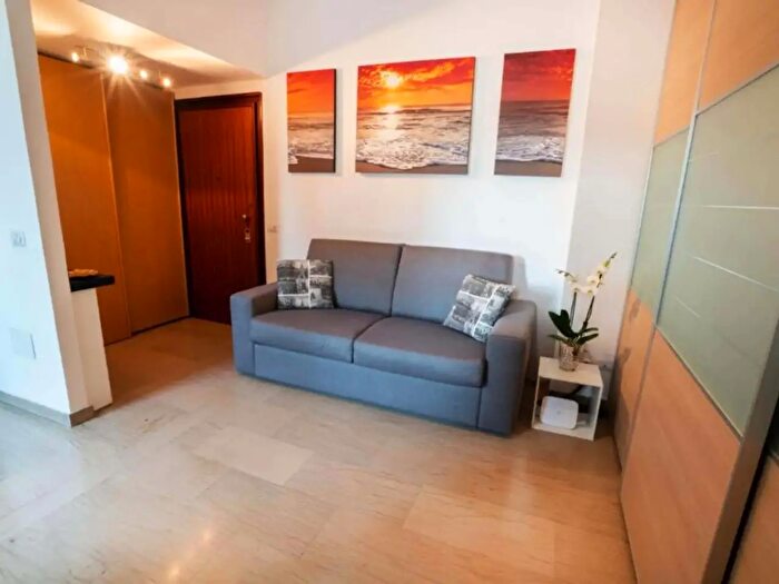 Appartamento monolocale in affitto in Via Vettabbia, Milano