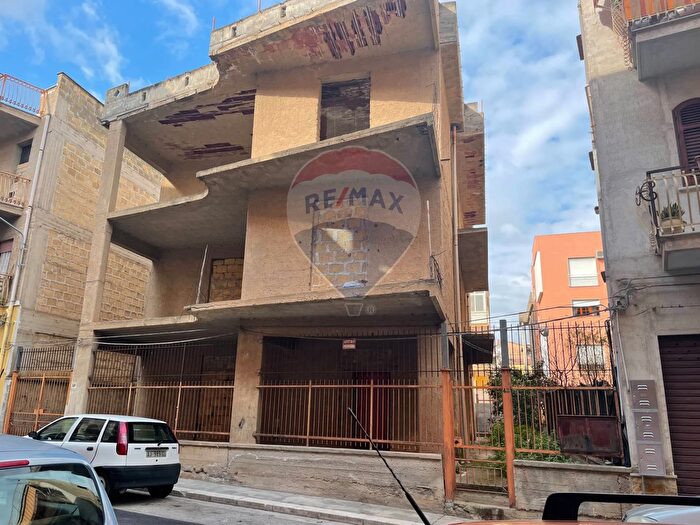 Casa con 12 locali in vendita in Via San Vincenzo dei Paoli, Bagheria