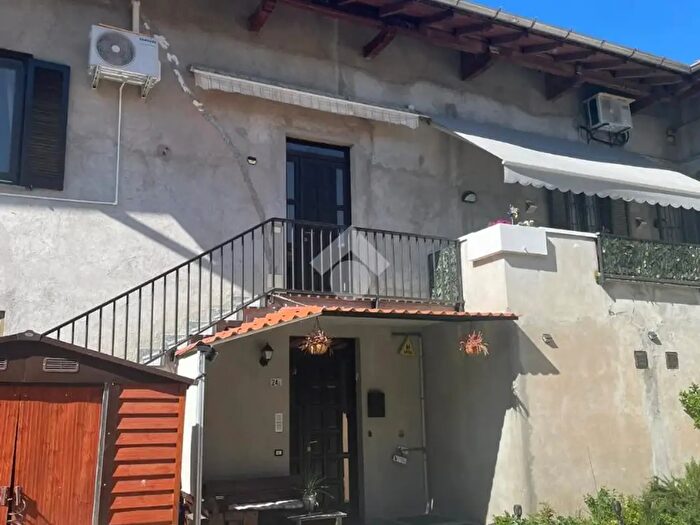 Appartamento trilocale in vendita in Via Garibaldi, Cardano Al Campo