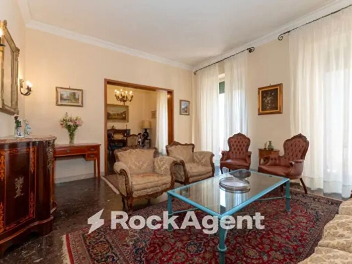 Appartamento con 5 locali in vendita in Via Livorno, Catania