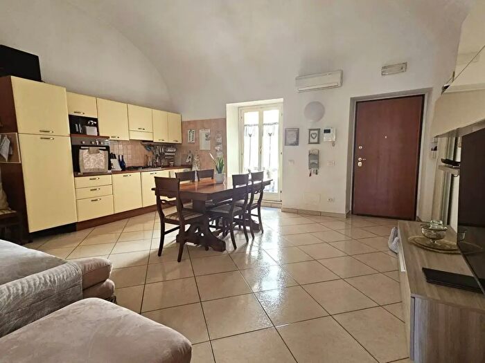 Appartamento trilocale in vendita in Corso di Porta Romana, Teramo