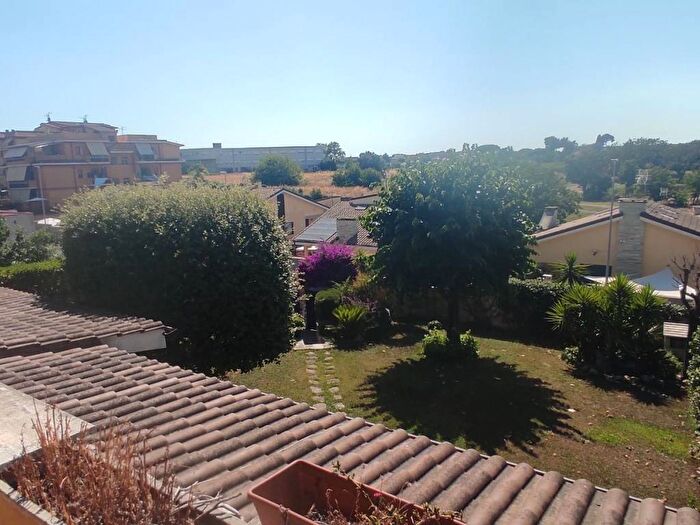 Appartamento quadrilocale in affitto in Via Coreglia Antelminelli, Trullo Colle del Sole, Roma
