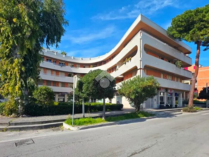 Appartamento trilocale in vendita in Via G Garibaldi, Silvi