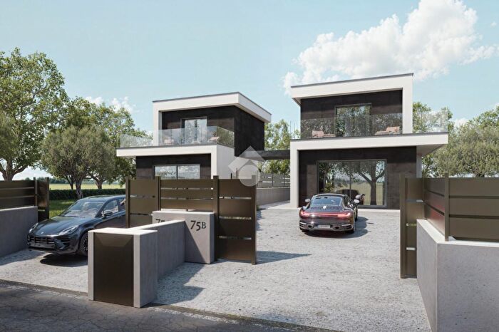 Casa quadrilocale in vendita in Via Traiano, Genzano Di Roma