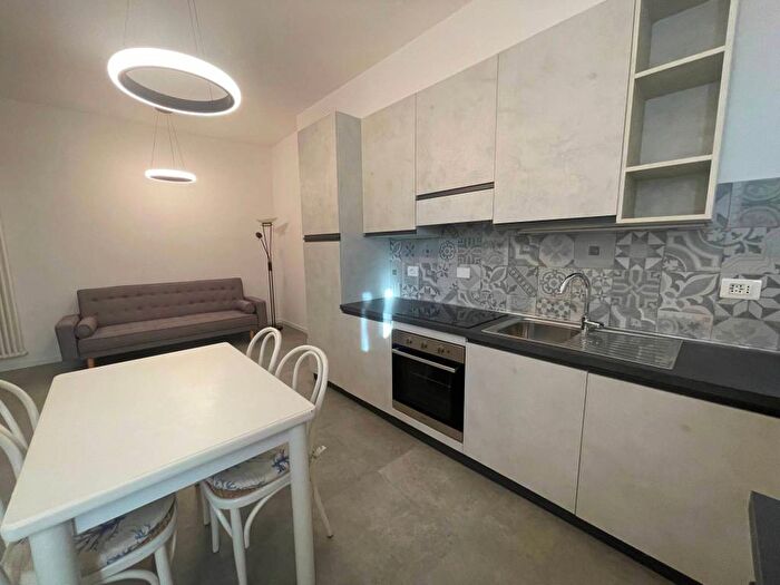 Appartamento trilocale in affitto in Via della Pusterla, Centro Storico, Pavia